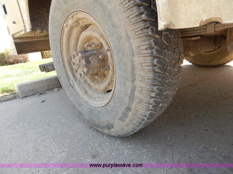 image for item H3408 1997 Ford F250 utility truck