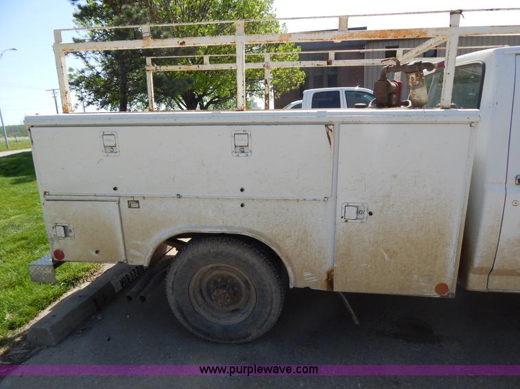 image for item H3408 1997 Ford F250 utility truck