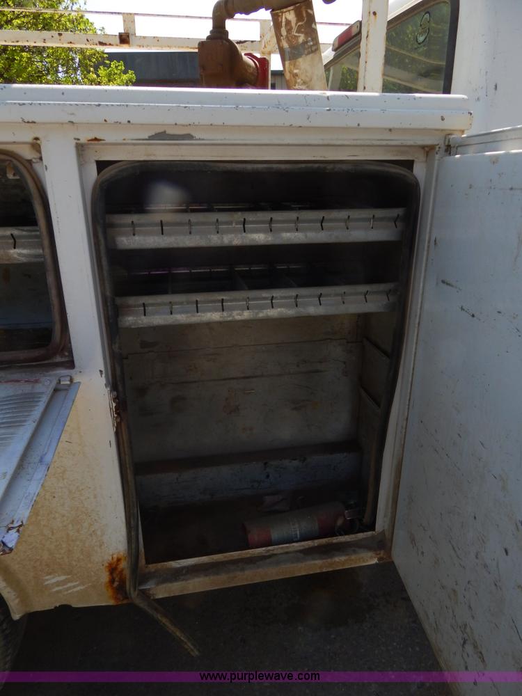 image for item H3408 1997 Ford F250 utility truck