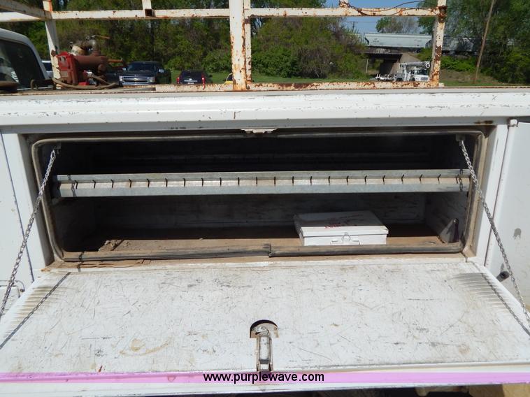 image for item H3408 1997 Ford F250 utility truck