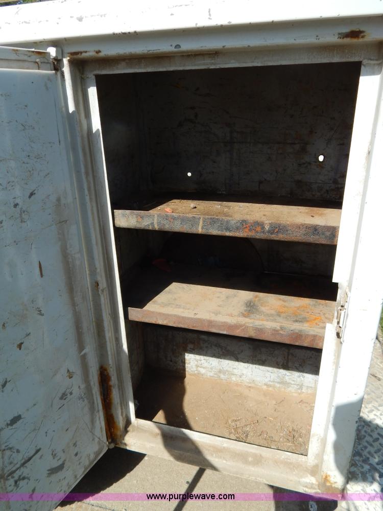 image for item H3408 1997 Ford F250 utility truck