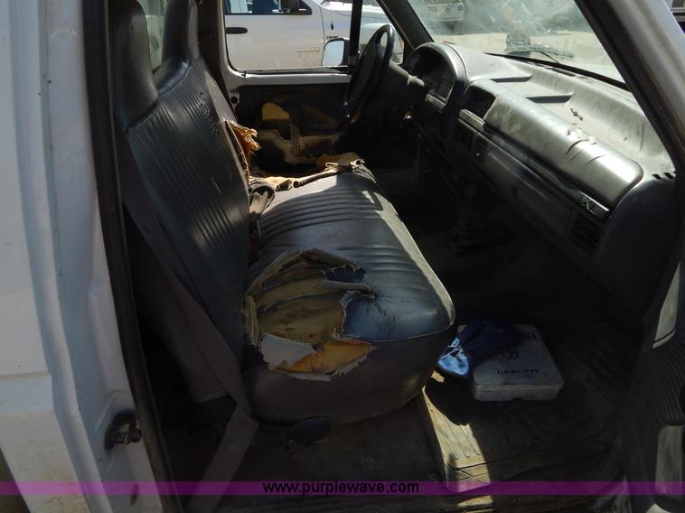 image for item H3408 1997 Ford F250 utility truck