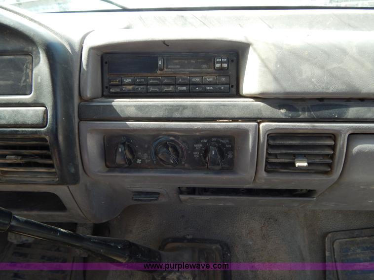 image for item H3408 1997 Ford F250 utility truck