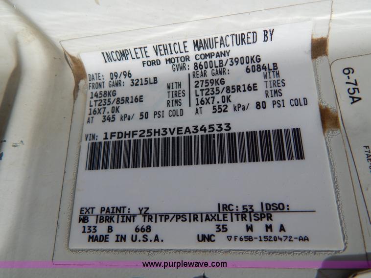 image for item H3408 1997 Ford F250 utility truck