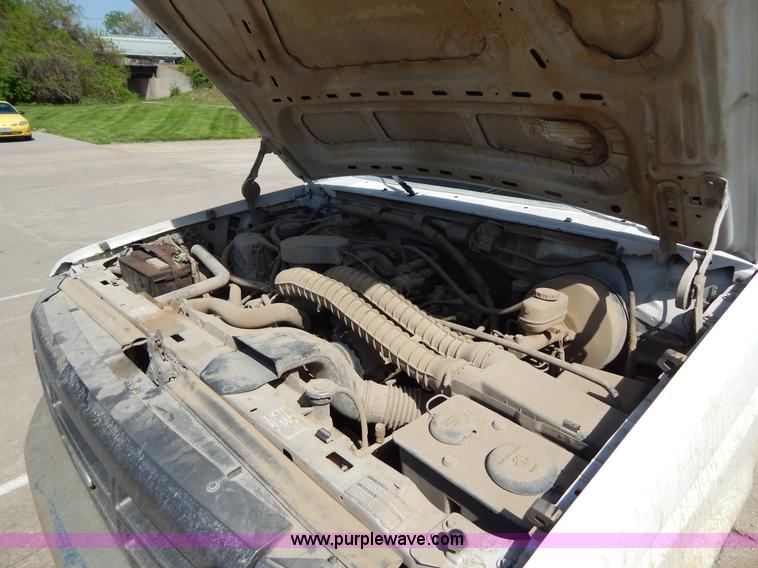 image for item H3408 1997 Ford F250 utility truck