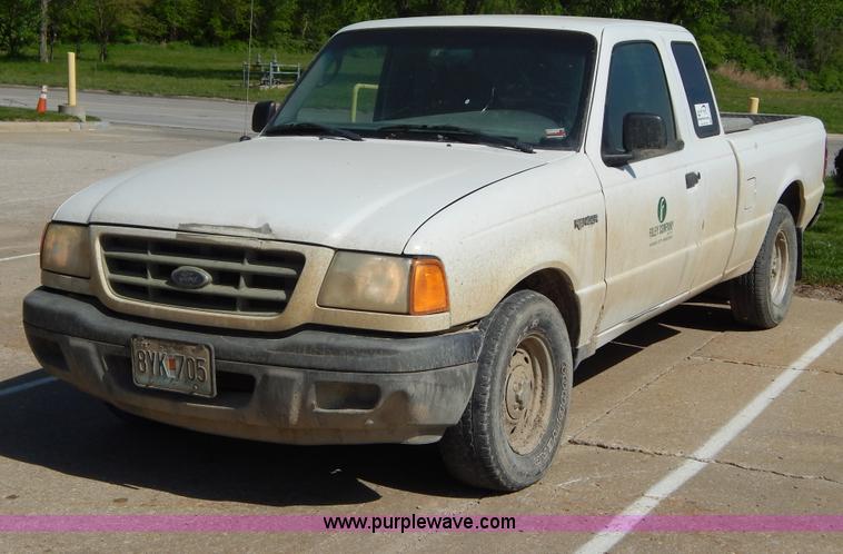 image for item H3409 2003 Ford Ranger SuperCab pickup truck