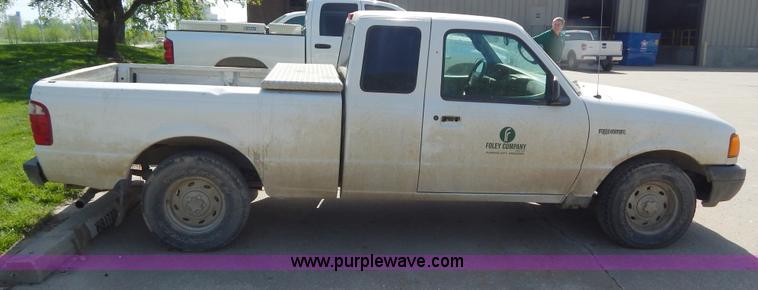 image for item H3409 2003 Ford Ranger SuperCab pickup truck