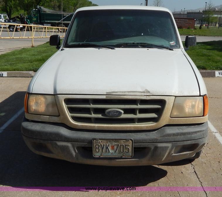image for item H3409 2003 Ford Ranger SuperCab pickup truck