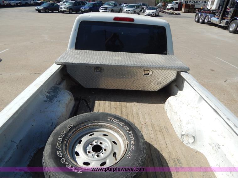 image for item H3409 2003 Ford Ranger SuperCab pickup truck