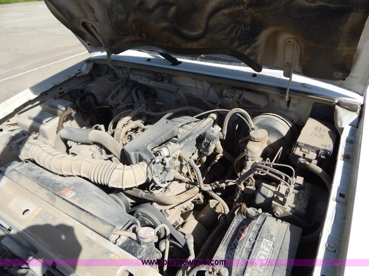image for item H3409 2003 Ford Ranger SuperCab pickup truck