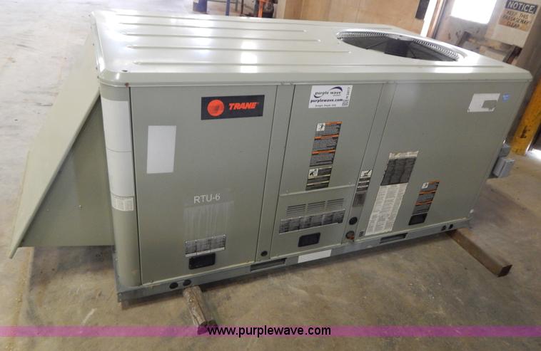 image for item H3417 Trane six ton roof top AC and heating unit