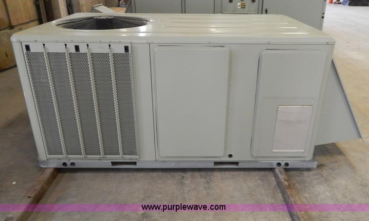 image for item H3417 Trane six ton roof top AC and heating unit