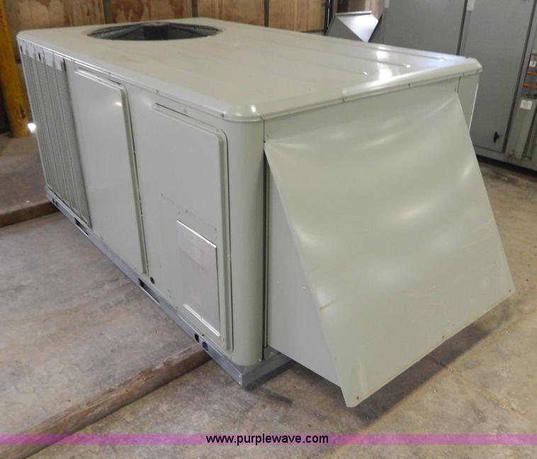 image for item H3417 Trane six ton roof top AC and heating unit