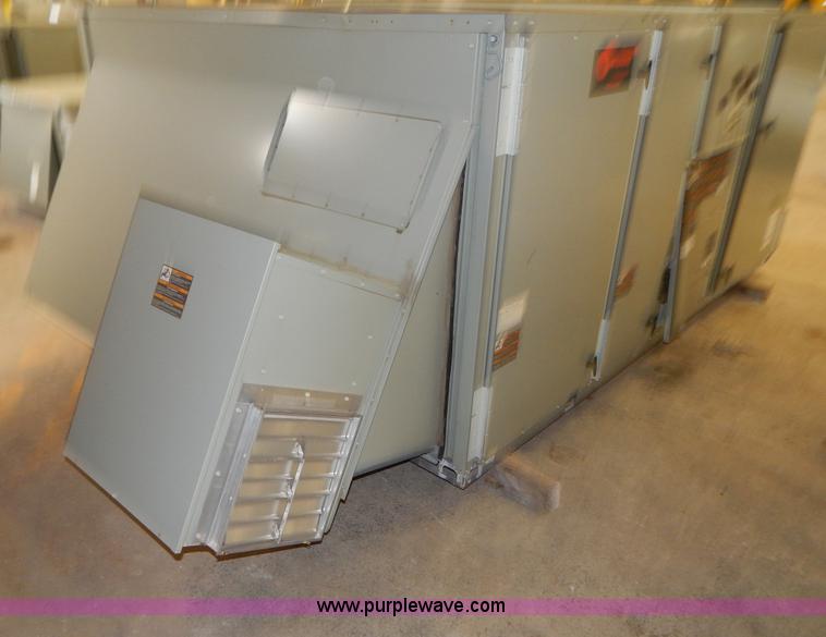 image for item H3418 Trane 25 ton roof top AC and heating unit