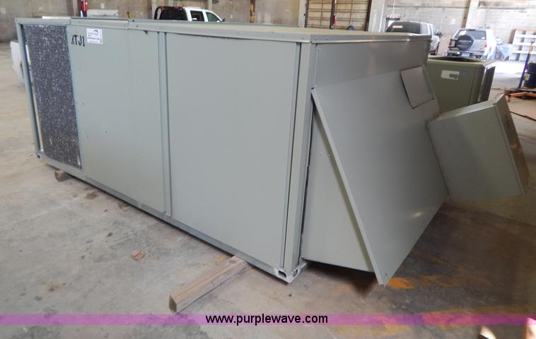 image for item H3418 Trane 25 ton roof top AC and heating unit