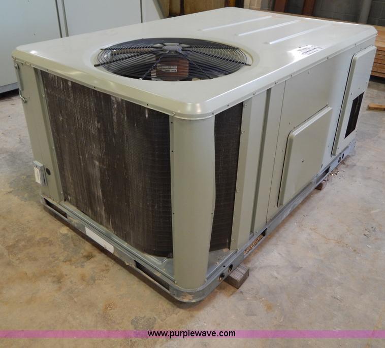 image for item H3419 Trane three ton rooftop AC and heating unit