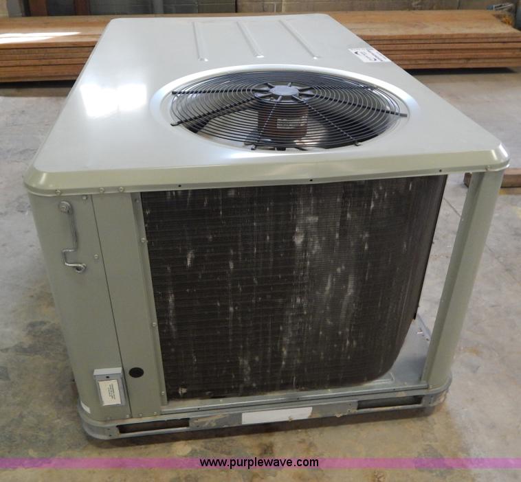image for item H3419 Trane three ton rooftop AC and heating unit