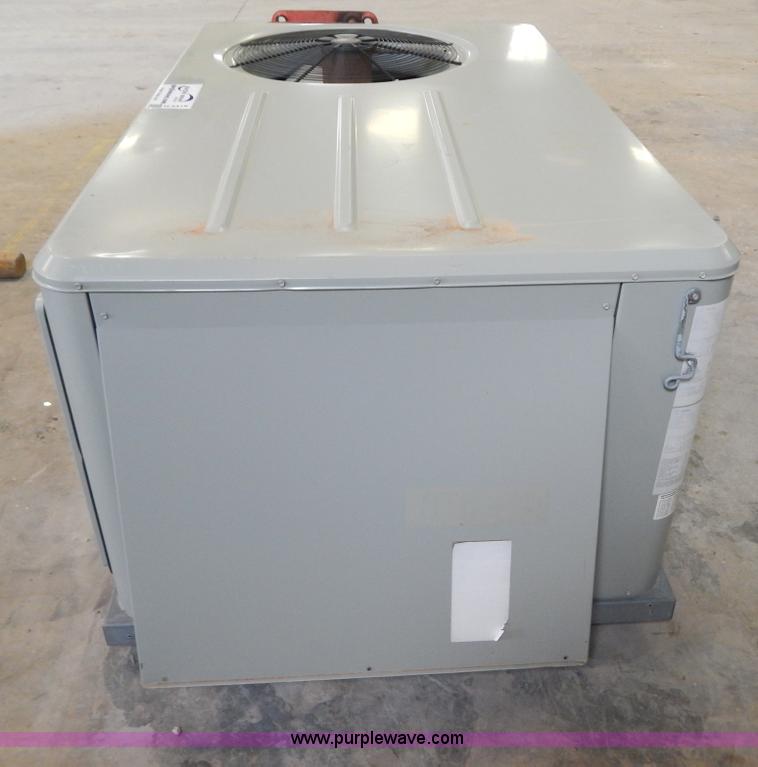 image for item H3419 Trane three ton rooftop AC and heating unit