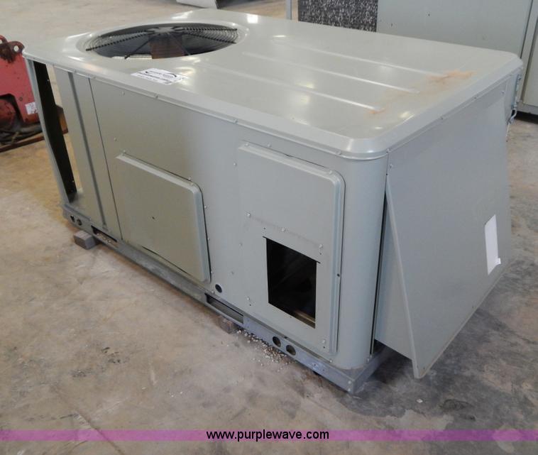image for item H3419 Trane three ton rooftop AC and heating unit