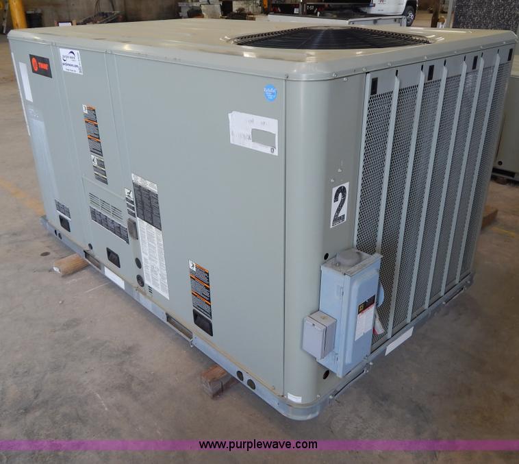 Trane 12 ton rooftop AC and heating unit in Kansas City, MO Item
