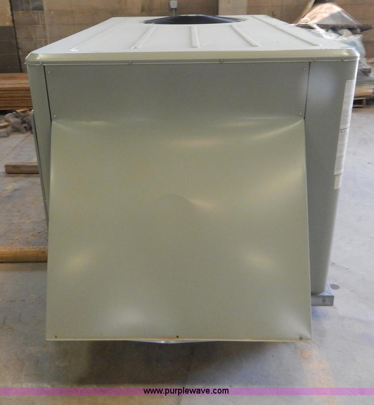 image for item H3420 Trane 12 ton rooftop AC and heating unit