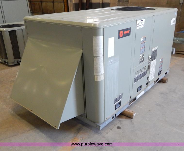 image for item H3420 Trane 12 ton rooftop AC and heating unit