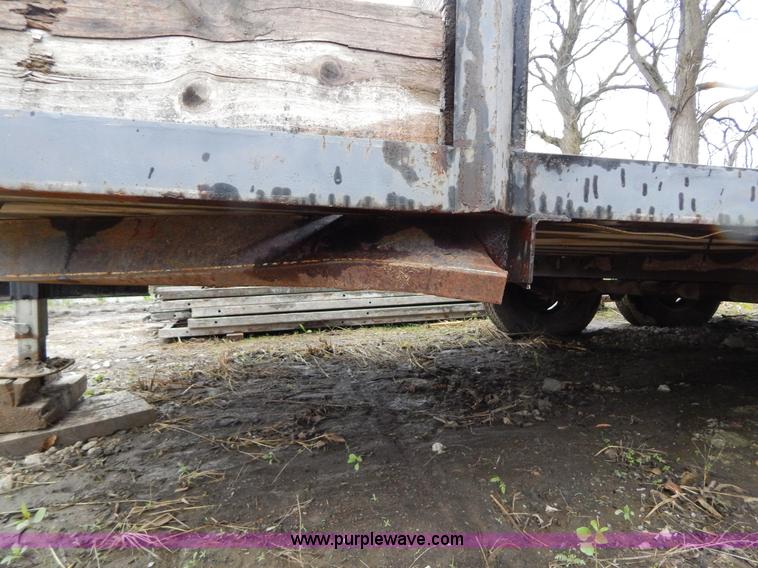 image for item H3452 1992 Custom 14' flatbed trailer