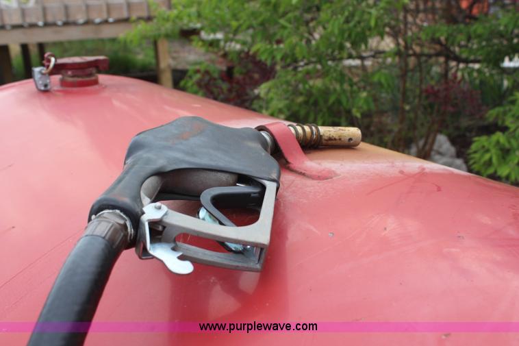 image for item H6107 500 gallon fuel tank