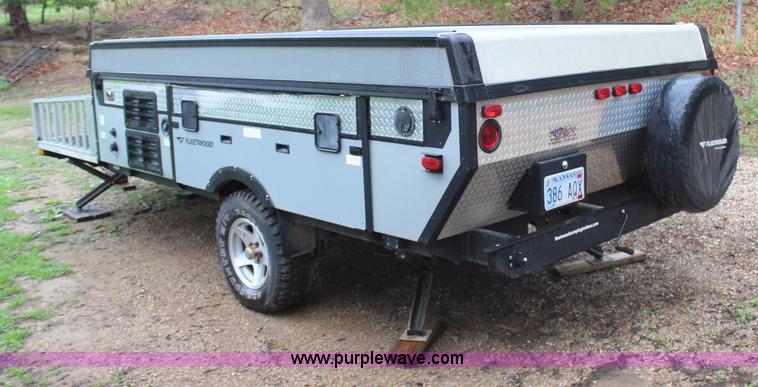 image for item H6112 2008 Fleetwood E3 popup camper