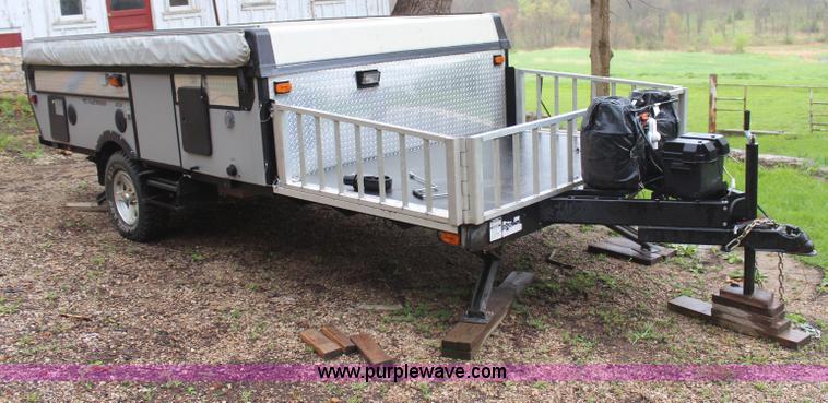 image for item H6112 2008 Fleetwood E3 popup camper
