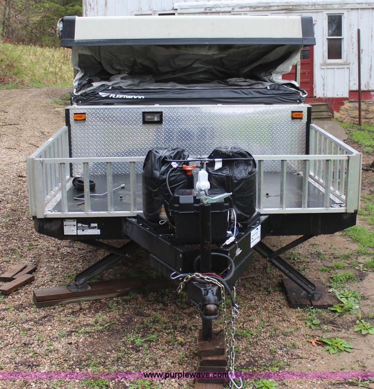 image for item H6112 2008 Fleetwood E3 popup camper