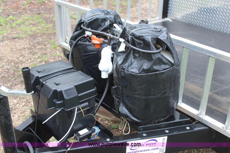 image for item H6112 2008 Fleetwood E3 popup camper