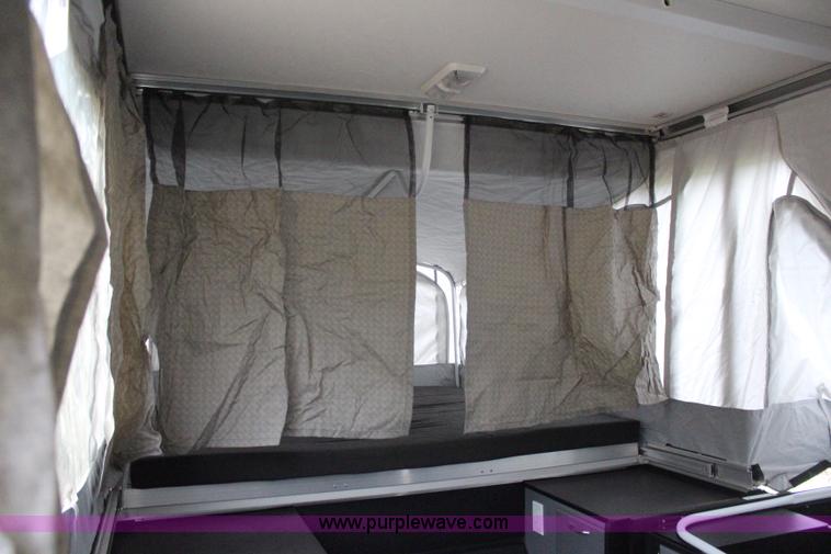 image for item H6112 2008 Fleetwood E3 popup camper