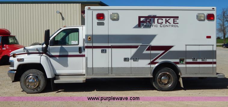 image for item I1005 2008 Chevrolet C4500 ambulance