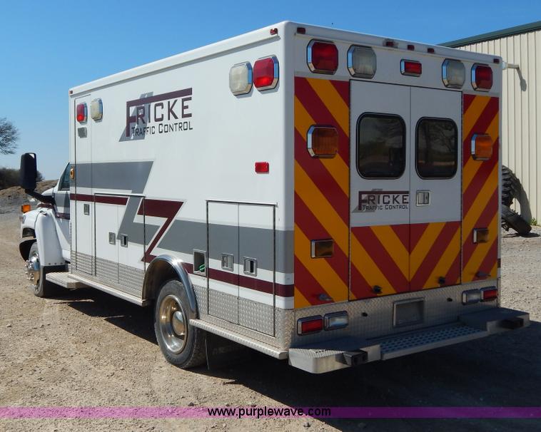 image for item I1005 2008 Chevrolet C4500 ambulance