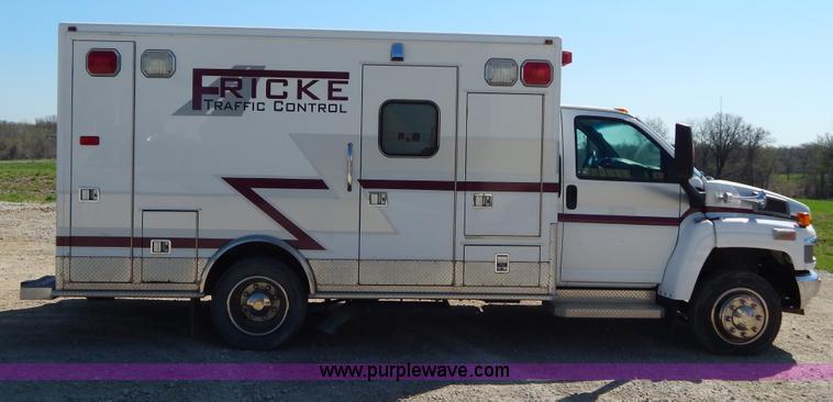 image for item I1005 2008 Chevrolet C4500 ambulance