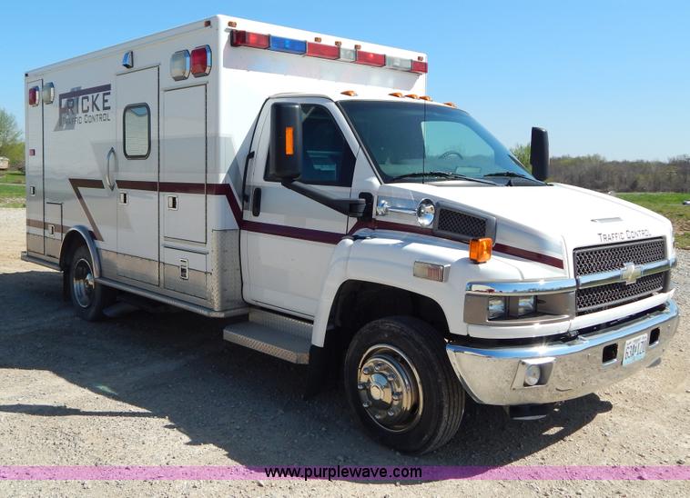 image for item I1005 2008 Chevrolet C4500 ambulance