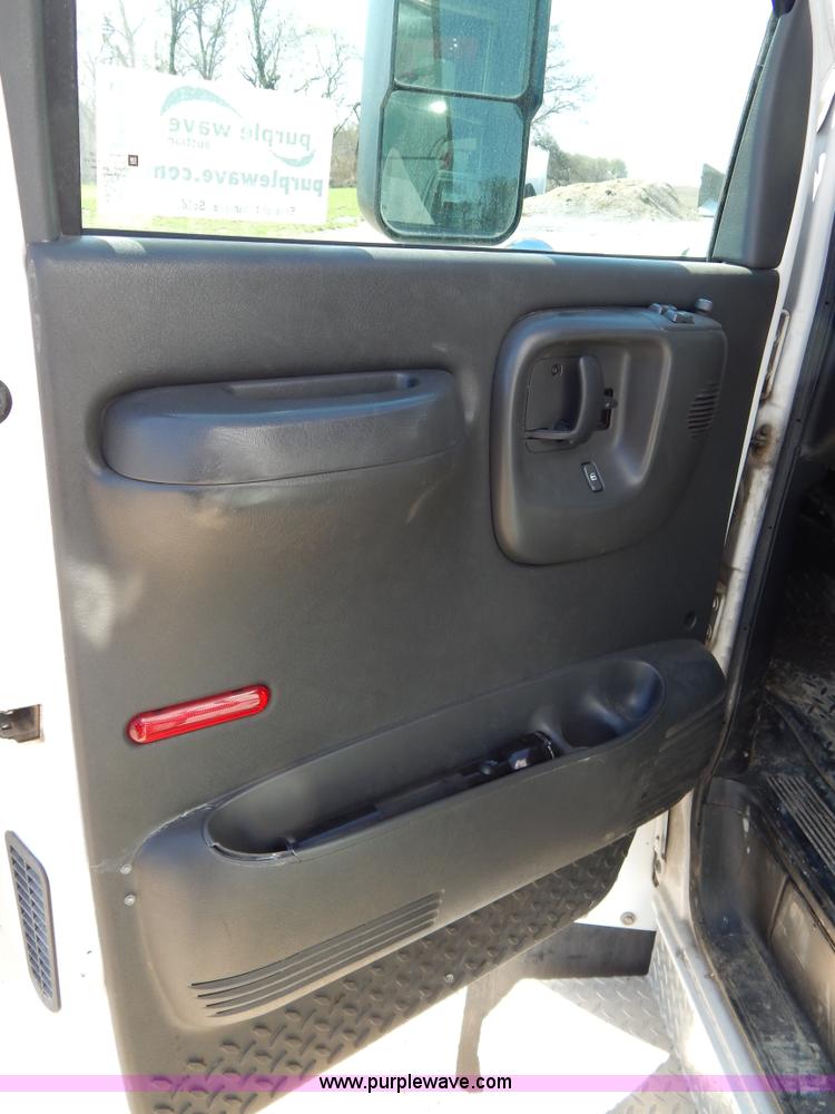 image for item I1005 2008 Chevrolet C4500 ambulance