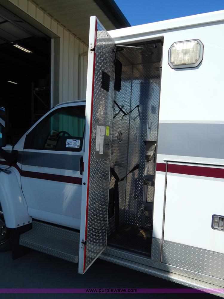 image for item I1005 2008 Chevrolet C4500 ambulance