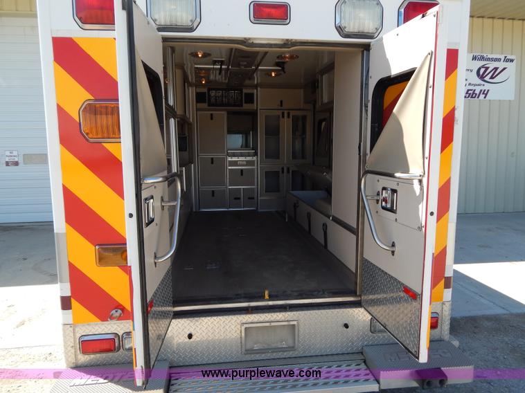 image for item I1005 2008 Chevrolet C4500 ambulance