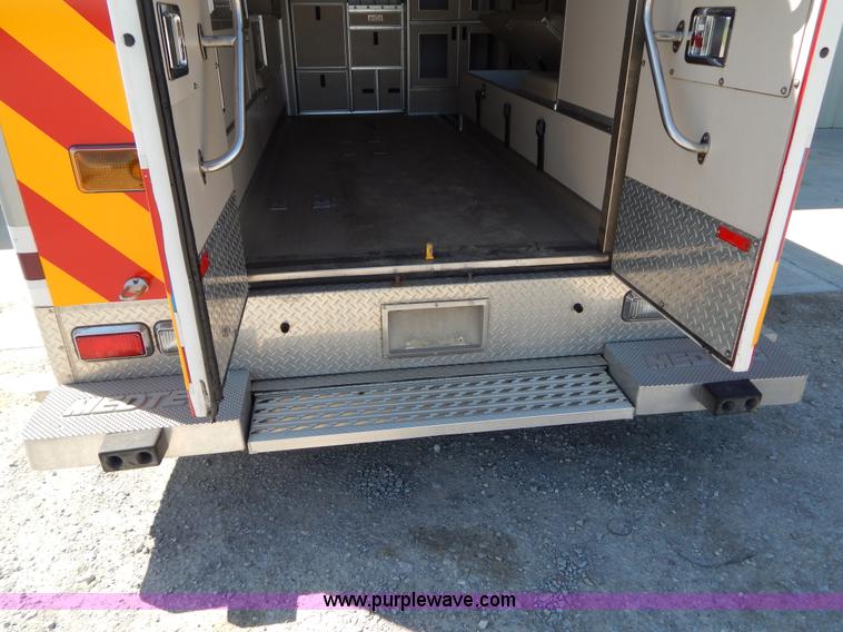 image for item I1005 2008 Chevrolet C4500 ambulance