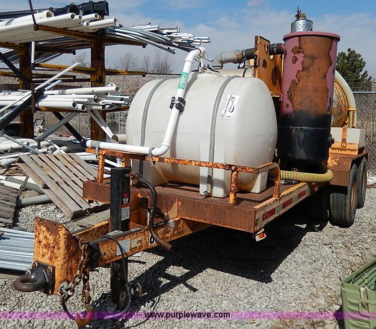 image for item I9283 2000 Commodore Corp trailer with Vactron PMD800SDT vac unit