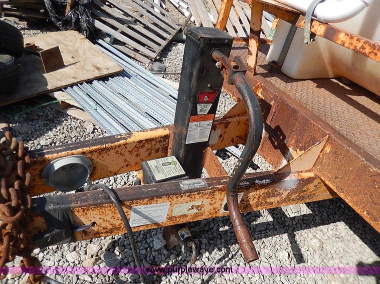 image for item I9283 2000 Commodore Corp trailer with Vactron PMD800SDT vac unit