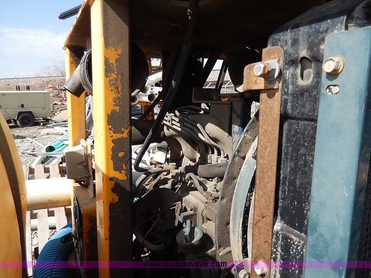 image for item I9283 2000 Commodore Corp trailer with Vactron PMD800SDT vac unit