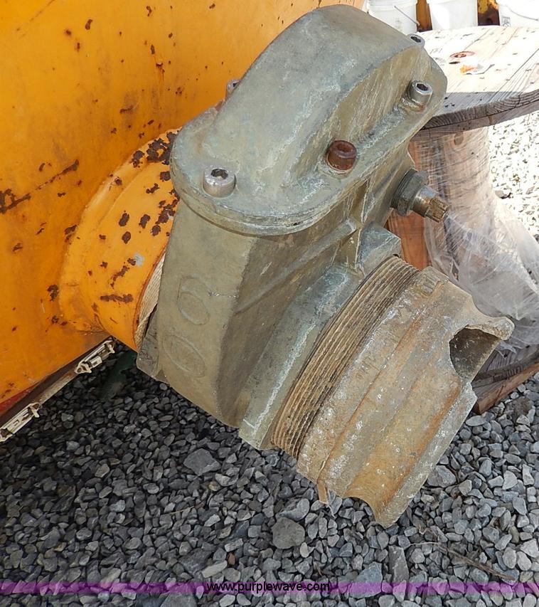 image for item I9283 2000 Commodore Corp trailer with Vactron PMD800SDT vac unit