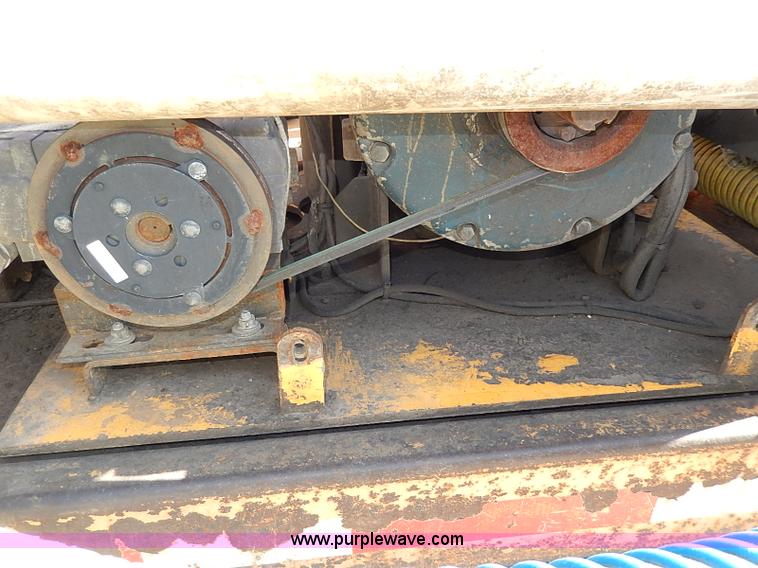 image for item I9283 2000 Commodore Corp trailer with Vactron PMD800SDT vac unit