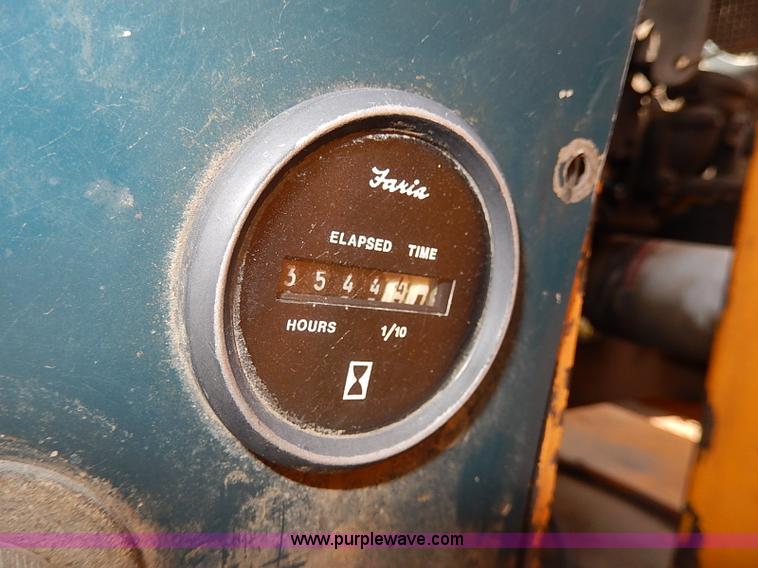 image for item I9283 2000 Commodore Corp trailer with Vactron PMD800SDT vac unit