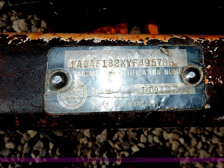 image for item I9283 2000 Commodore Corp trailer with Vactron PMD800SDT vac unit