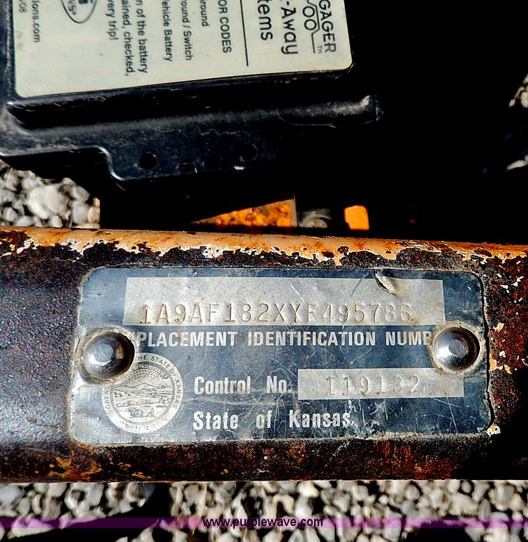 image for item I9283 2000 Commodore Corp trailer with Vactron PMD800SDT vac unit