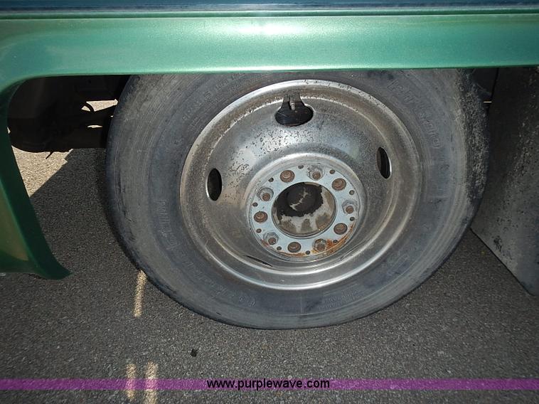 image for item J3217 1984 Chevrolet P30 Beaver RV